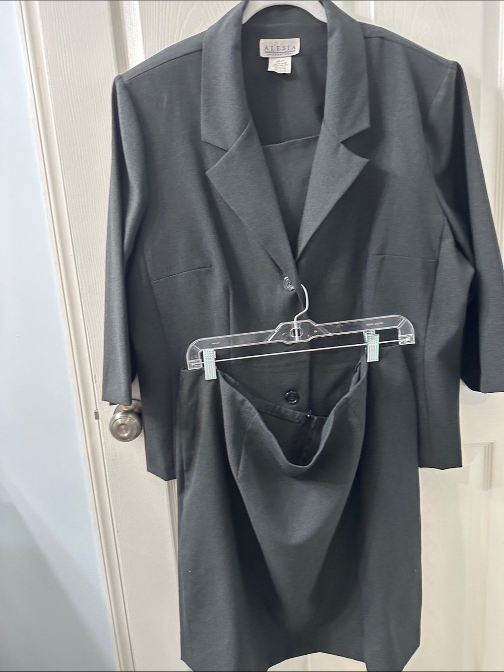 Grey Women's Three-Piece Skirt Suit - Classic Tailored Set.Grey color size 22W.